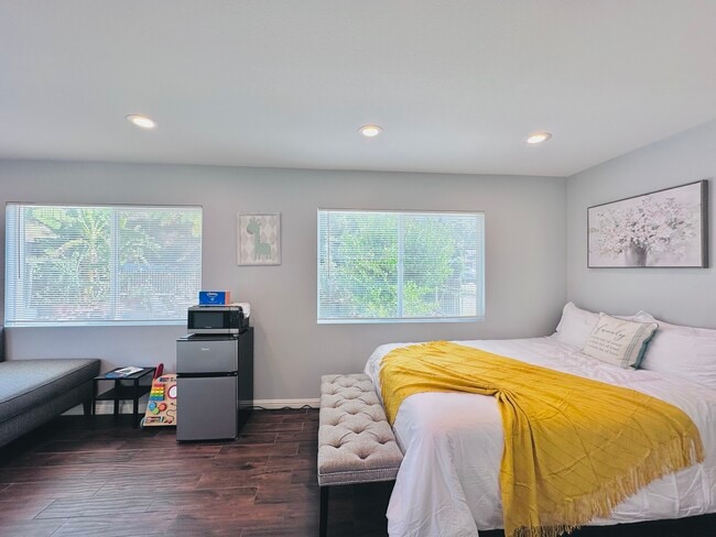 2621 Wallace Ave in Fullerton, CA - Building Photo - Building Photo