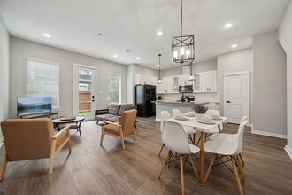 8470 Berry Grn Ln in Houston, TX - Building Photo - Building Photo