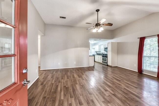 115 Delaware Dr in Montgomery, TX - Building Photo - Building Photo