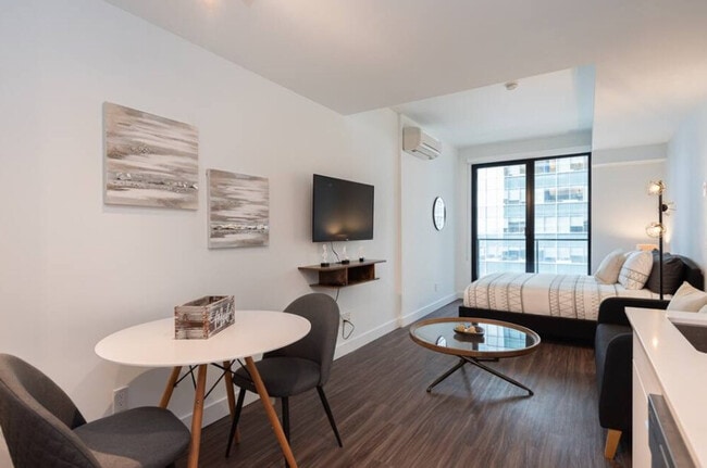 1350 Boul. René-Lévesque O