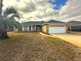 1676 Beachside Dr in Pensacola, FL - Building Photo