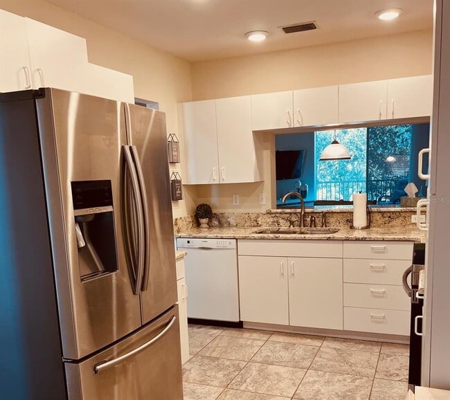 9630 Club S Cir in Sarasota, FL - Building Photo - Building Photo