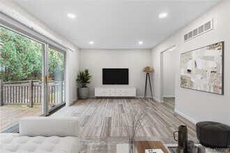 1476 Oakbrook E Dr in Rochester Hills, MI - Building Photo - Building Photo