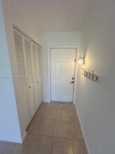 7660 SW 82nd St in Miami, FL - Building Photo - Building Photo