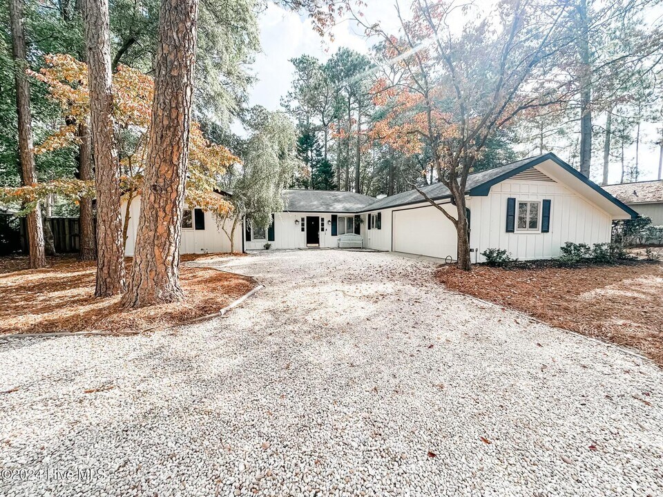 265 Oakmont Cir in Pinehurst, NC - Foto de edificio