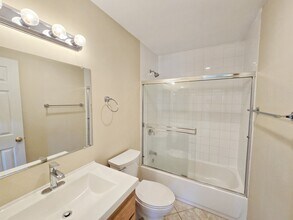 2350 Hosp Way in Carlsbad, CA - Building Photo - Building Photo