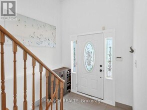 27 Hickorynut Dr in Toronto, ON - Building Photo - Building Photo