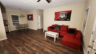 376 Washington Dr in Athens, GA - Building Photo