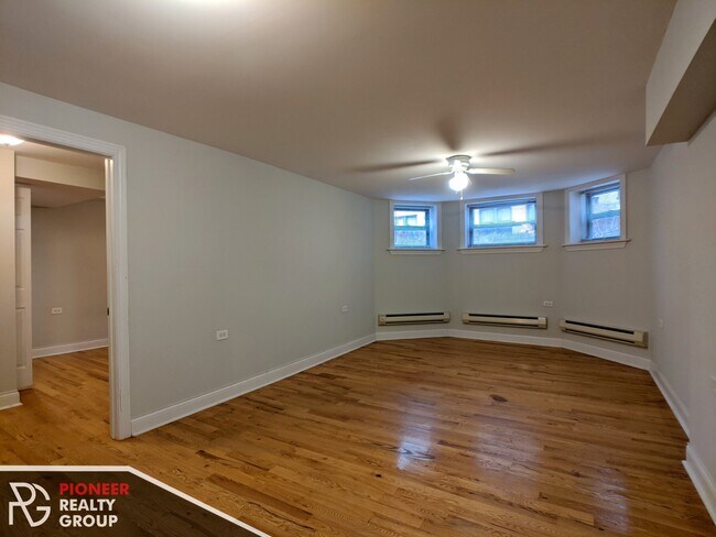 1126 W Oakdale Ave, Unit 1125-GDNN in Chicago, IL - Foto de edificio - Building Photo