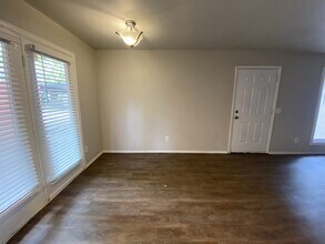 5305 E 32nd Pl in Tulsa, OK - Building Photo - Building Photo