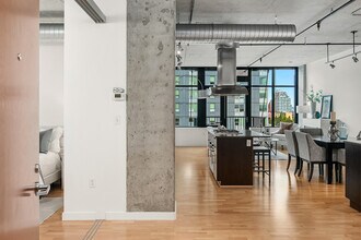 2720 3rd Ave in Seattle, WA - Building Photo - Building Photo