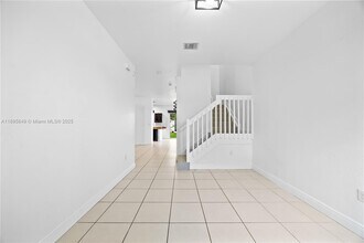 21416 NW 13th Pl in Miami Gardens, FL - Building Photo - Building Photo