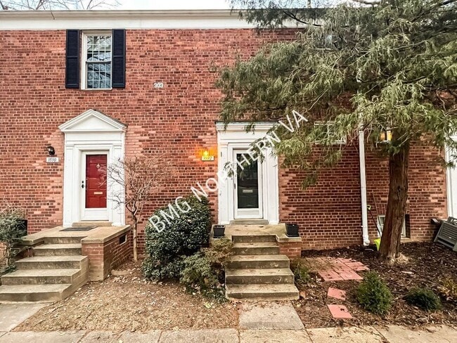 3592 Martha Custis Dr