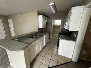 2322 78th St in Lubbock, TX - Building Photo - Building Photo
