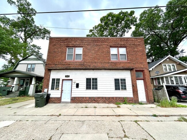 property at 1663 6th St