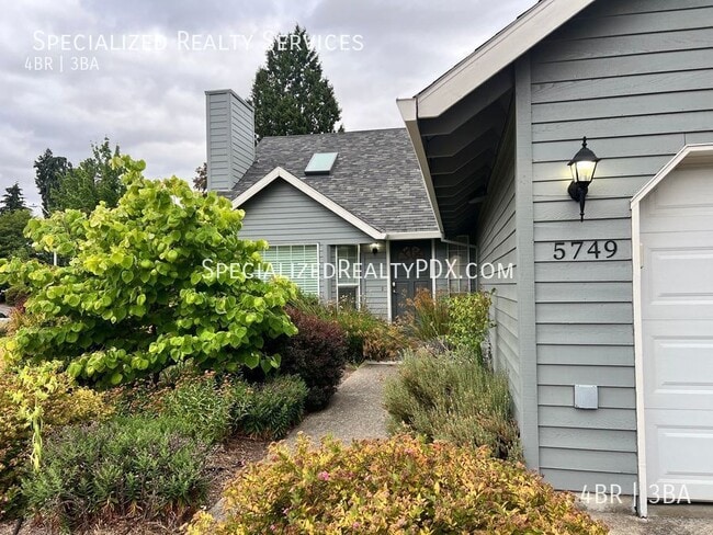 5749 NE Harvest St in Hillsboro, OR - Building Photo - Building Photo