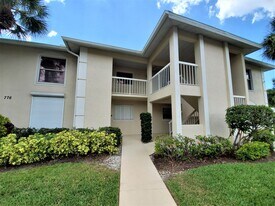 776 Landover Cir in Naples, FL - Building Photo