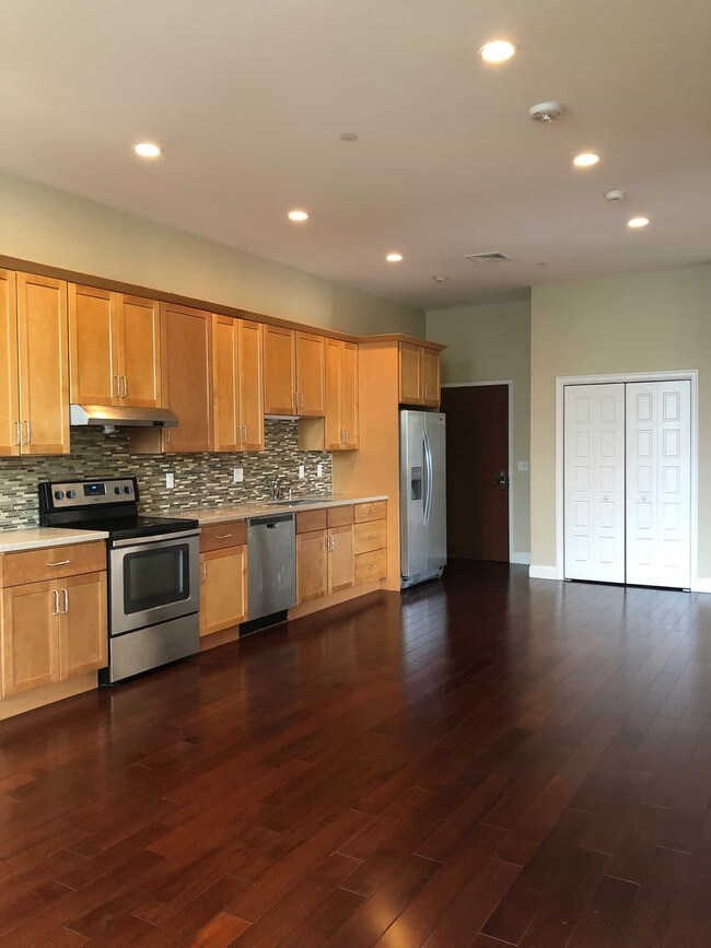 48 Parsons St Rentals in Easthampton, MA