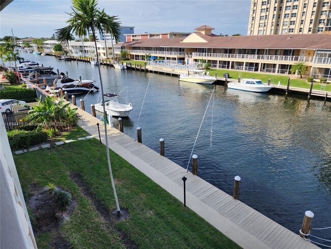 2881 NE 32nd St in Fort Lauderdale, FL - Building Photo - Building Photo