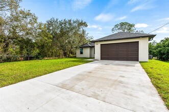 3705-3737 37th St SW in Lehigh Acres, FL - Building Photo - Building Photo