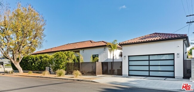 property at 5059 Hesperia Ave
