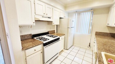 1425 W 12th St in Los Angeles, CA - Building Photo - Building Photo