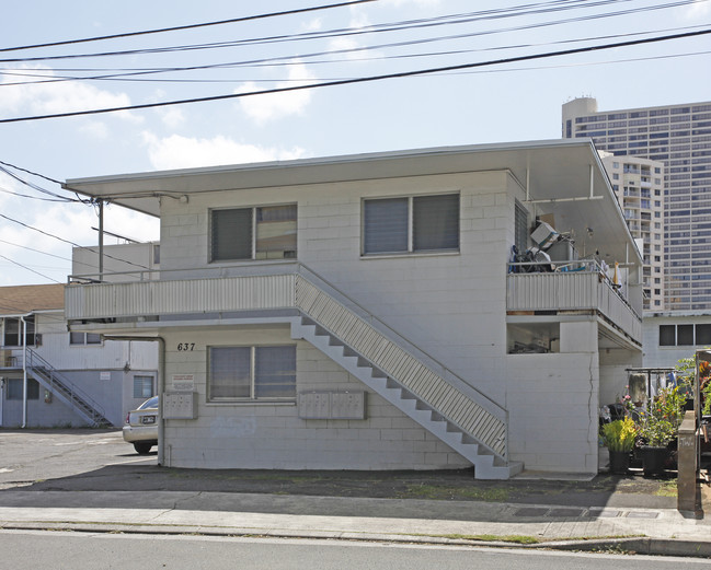 637-647 Coolidge St in Honolulu, HI - Building Photo - Building Photo