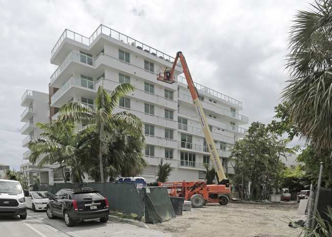 Le Jardin Residences in Bay Harbor Islands, FL - Building Photo - Building Photo