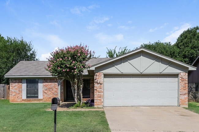 1812 Hunting Green Dr