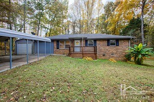 4979 Paris Ave in Powder Springs, GA - Building Photo