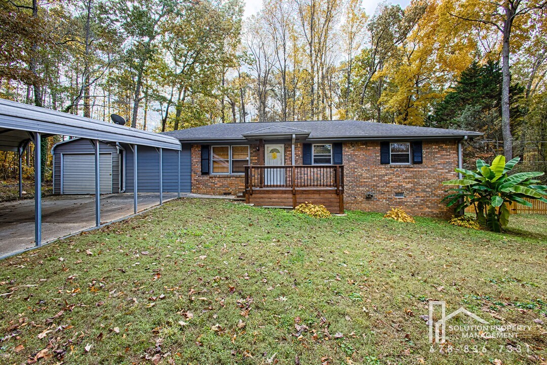 4979 Paris Ave in Powder Springs, GA - Building Photo