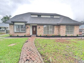 4106 Clovernook Ln in Seabrook, TX - Building Photo