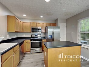 221 Osmanthus Way in Canton, GA - Building Photo - Building Photo