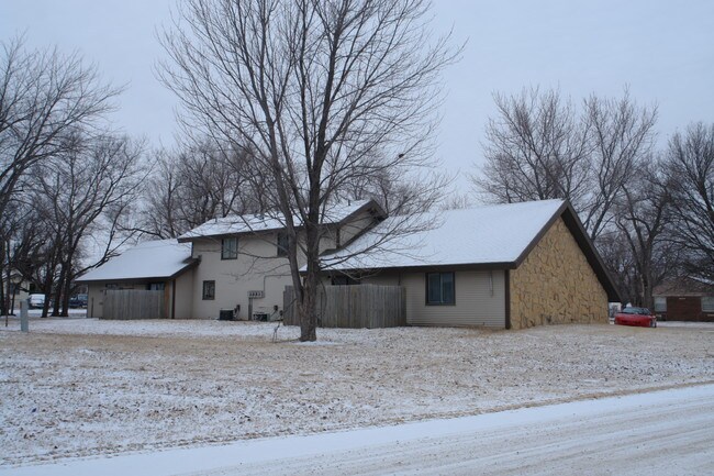 3045 N Jackson Ave in Wichita, KS - Building Photo - Building Photo