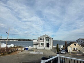 596 Kingfisher Cir in Brick, NJ - Foto de edificio - Building Photo