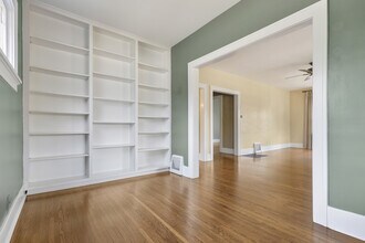 518 South St in West Dundee, IL - Foto de edificio - Building Photo