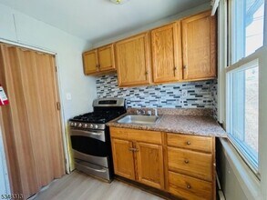 32 Union Pl in Newton, NJ - Building Photo - Building Photo