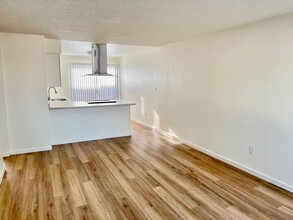 2209 Planz Road in Bakersfield, CA - Building Photo - Interior Photo