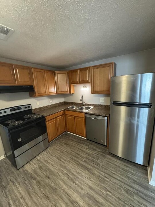 7859 Harrison Rd in Cincinnati, OH - Building Photo