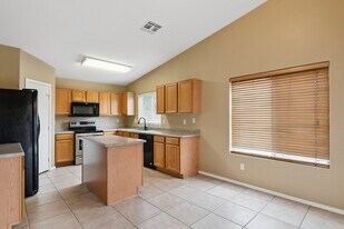 4545 N 67th Ave in Phoenix, AZ - Building Photo
