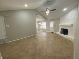 11204 Brushy Glen Dr in Austin, TX - Building Photo