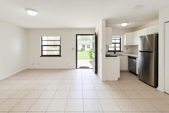 1226 N Haverhill Rd in Haverhill, FL - Building Photo - Building Photo