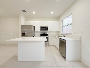 12165 NW 23rd Ct in Miami Shores, FL - Building Photo - Building Photo