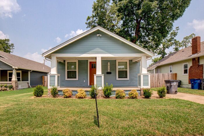 2429 E 7th St in Tulsa, OK - Building Photo