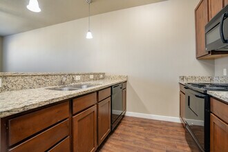 City Place Apartments in Denton, TX - Foto de edificio - Building Photo