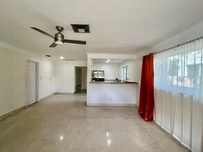 1623 Johnson St in Hollywood, FL - Foto de edificio - Building Photo