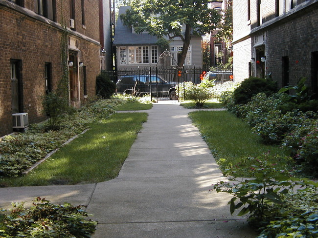 Hudson Courtyard in Chicago, IL - Foto de edificio - Building Photo