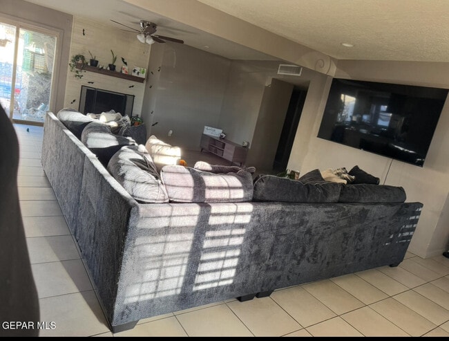 6437 Dawn Dr in El Paso, TX - Building Photo - Building Photo