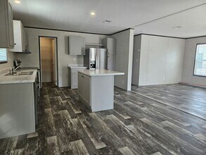 6671 Hidden Oaks Dr in North Fort Myers, FL - Foto de edificio - Building Photo