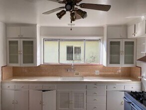536 Van Buren St in Monterey, CA - Building Photo - Building Photo